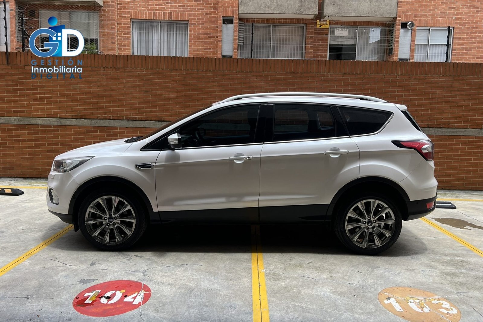Ford Escape Titanium 2.0 4×2 Gasolina – Modelo 2020