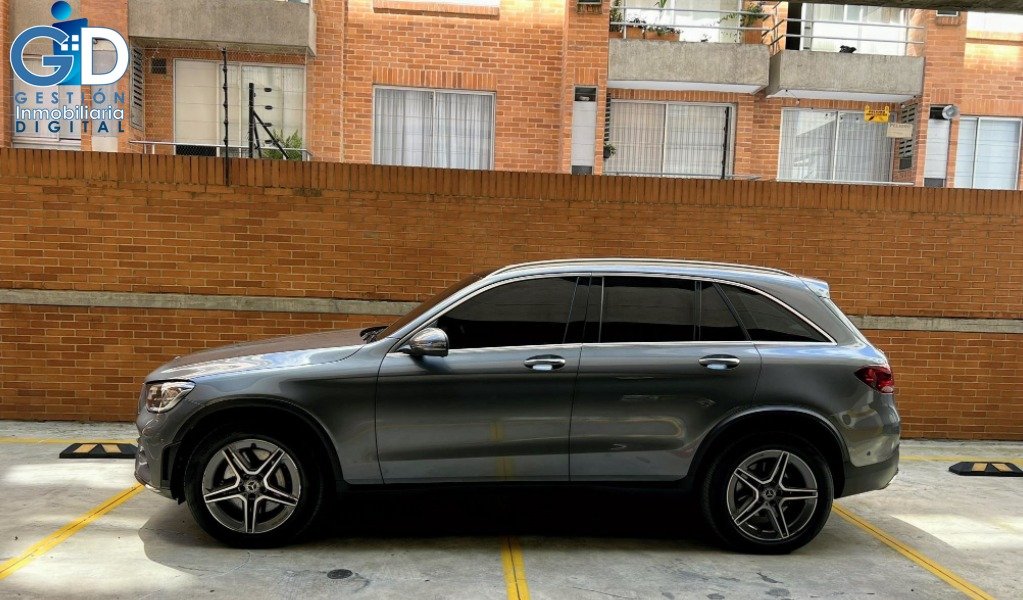 Mercedes Benz GLC 300 E 4 Matic AMG Line Automática – Modelo 2022